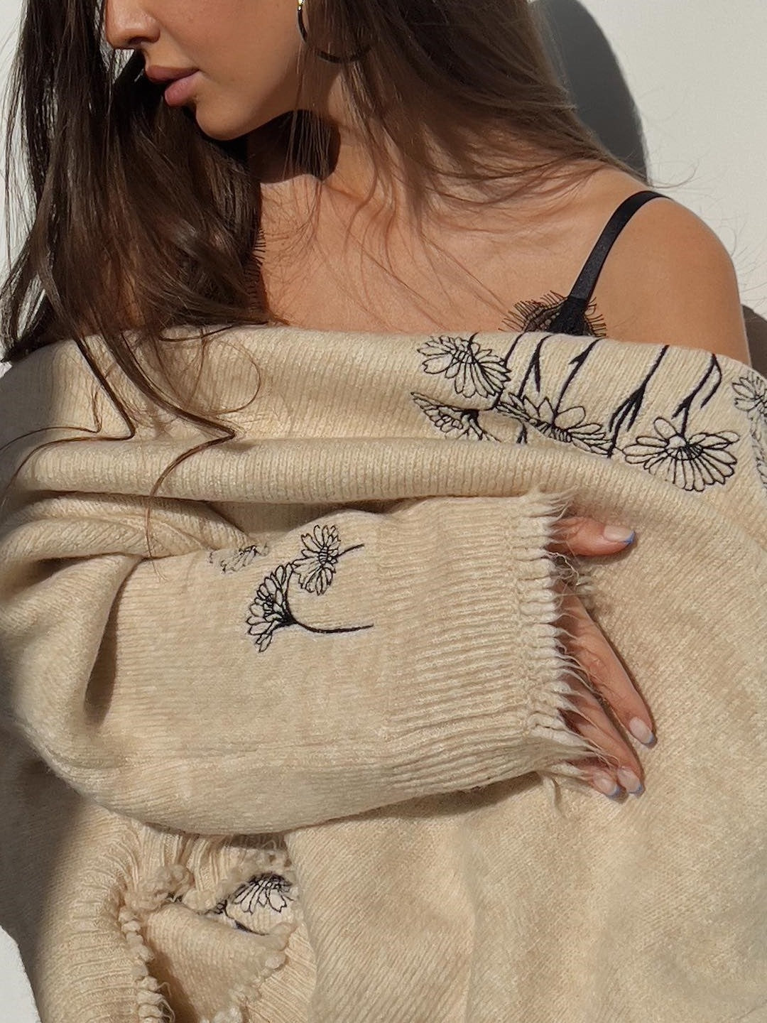 Loose Flower Embroidery Design Contrast Color Sweater