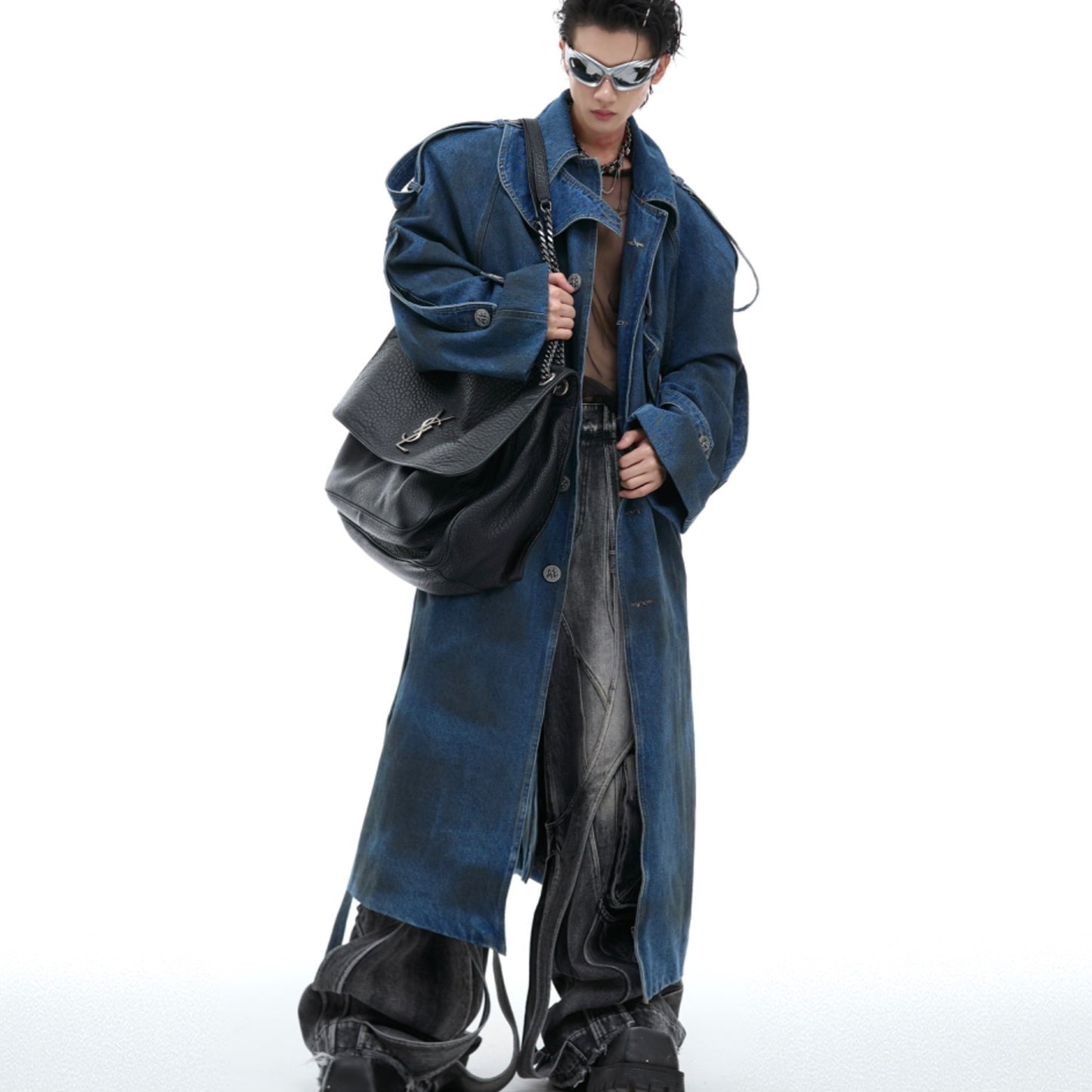 Manteau long en denim à double épaisseur et épaules rembourrées