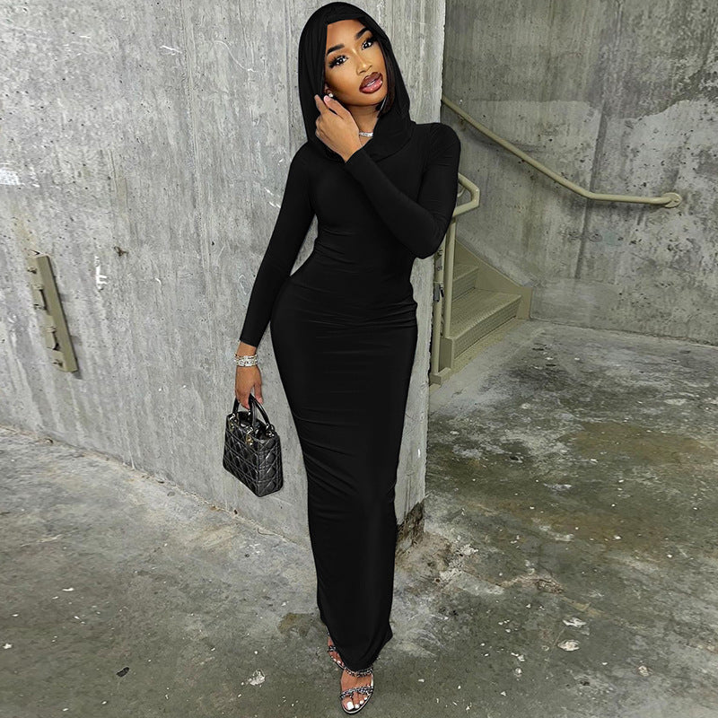 Robe à capuche à manches longues et coupe ajustée