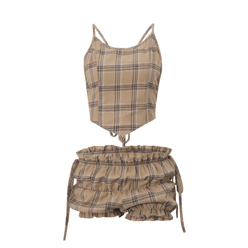 Completo corto in stile retrò con top senza spalline e pantaloncini americani plissettati