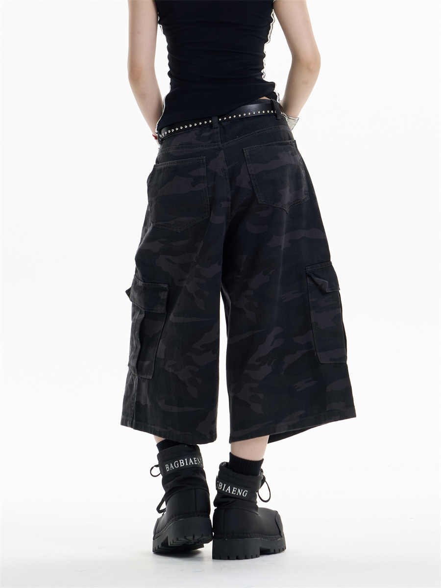 Women's Multi-pocket Camouflage Workwear Cropped Pants Straight Shorts