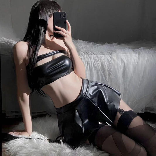 Completo intimo sexy con gonna a pieghe