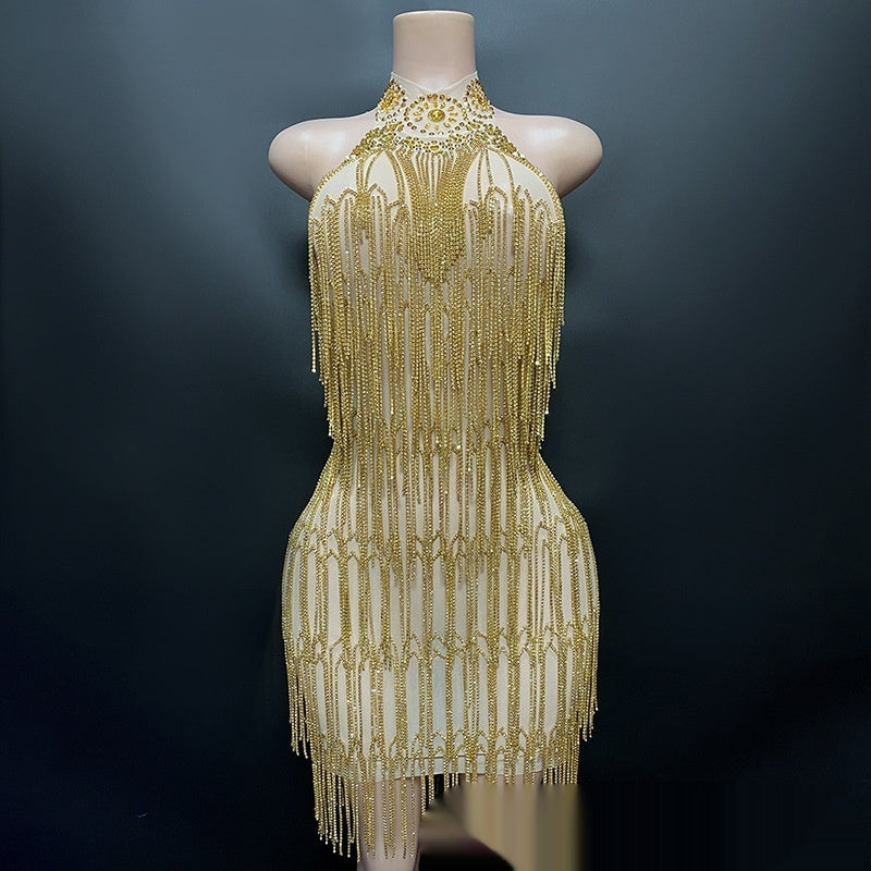 Robe sexy dos nu style vacances avec chaîne et décorations en diamants de l'industrie lourde