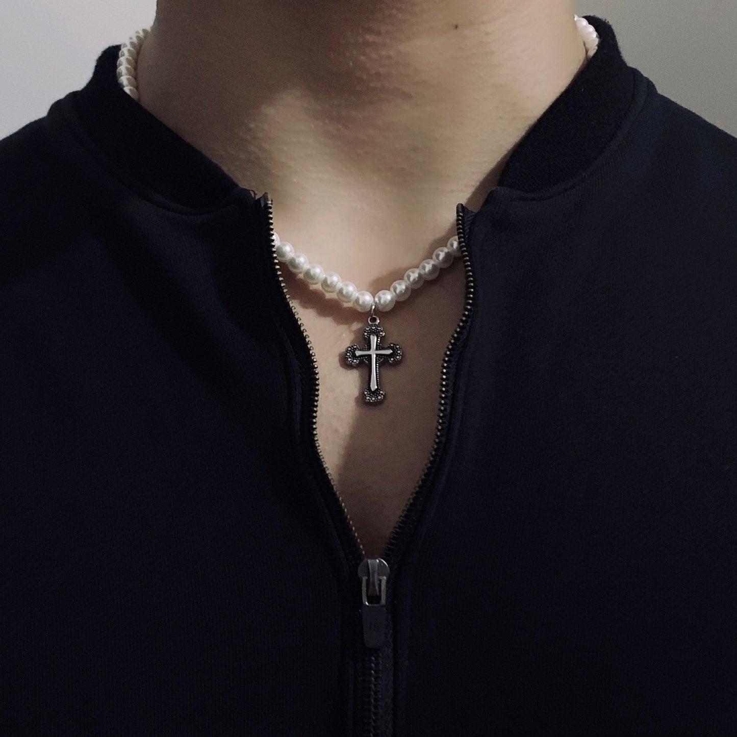 Collier de perles en croix pour hommes et femmes, tendance, léger et luxueux