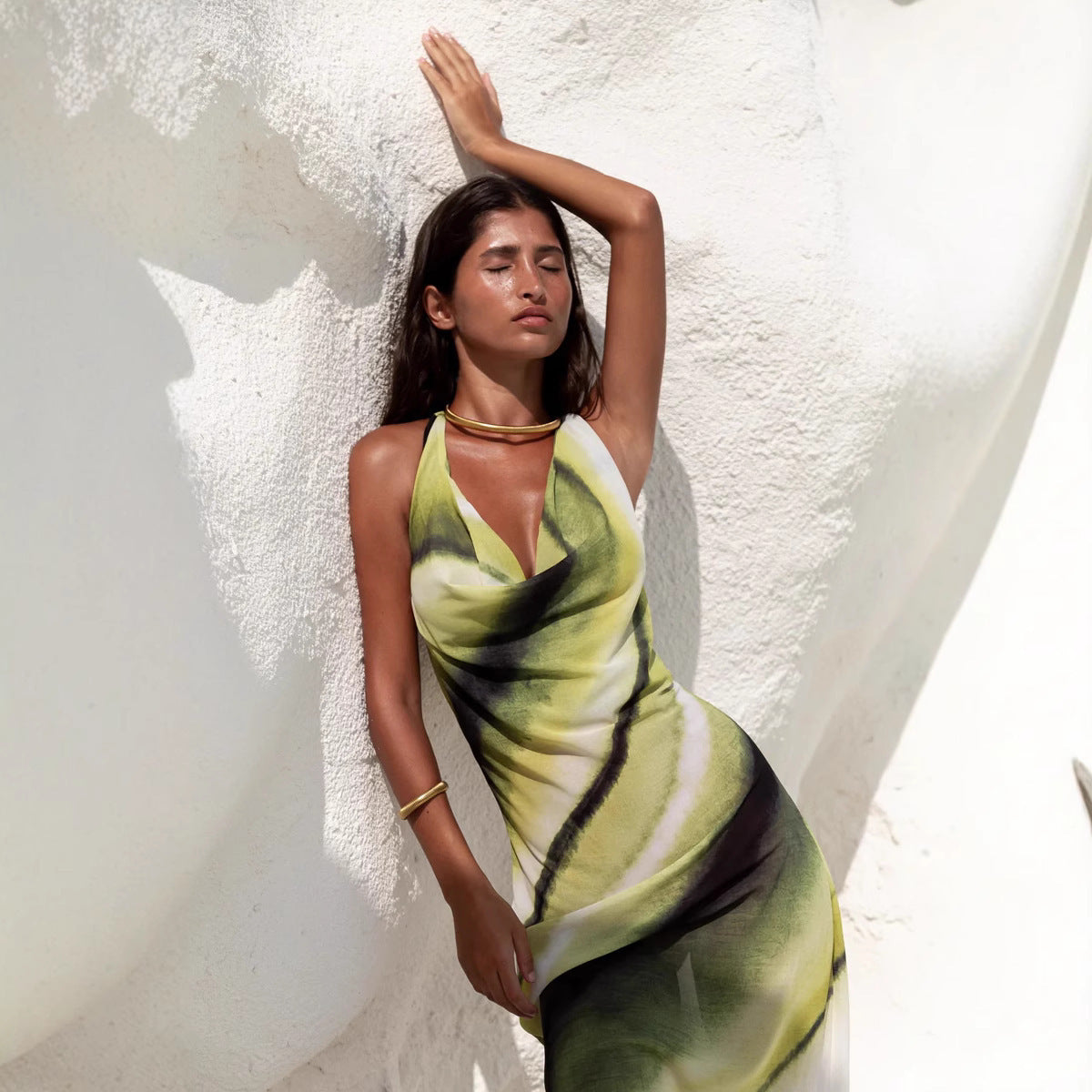 Abito a tubino aderente con scollo a V sexy e schiena scoperta, stampa digitale