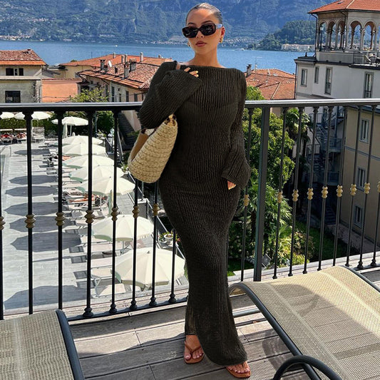 Robe dos nu moulante en tissu texturé, idéale pour l'automne