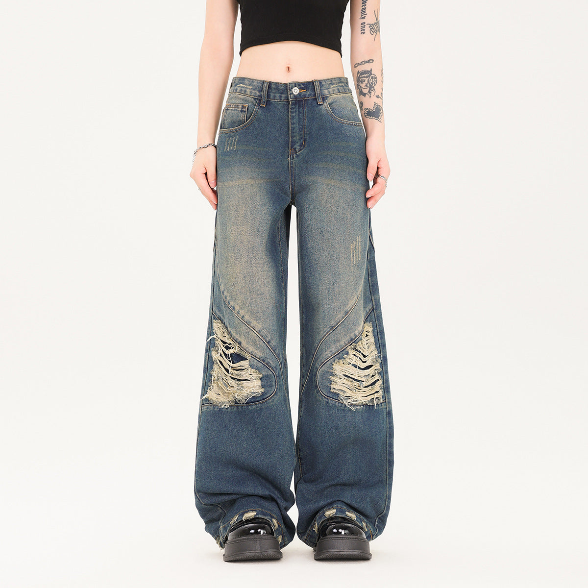 Jean déchiré délavé et déconstruit de la mode urbaine