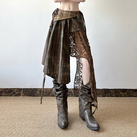 Jupe en dentelle à carreaux avec coutures irrégulières