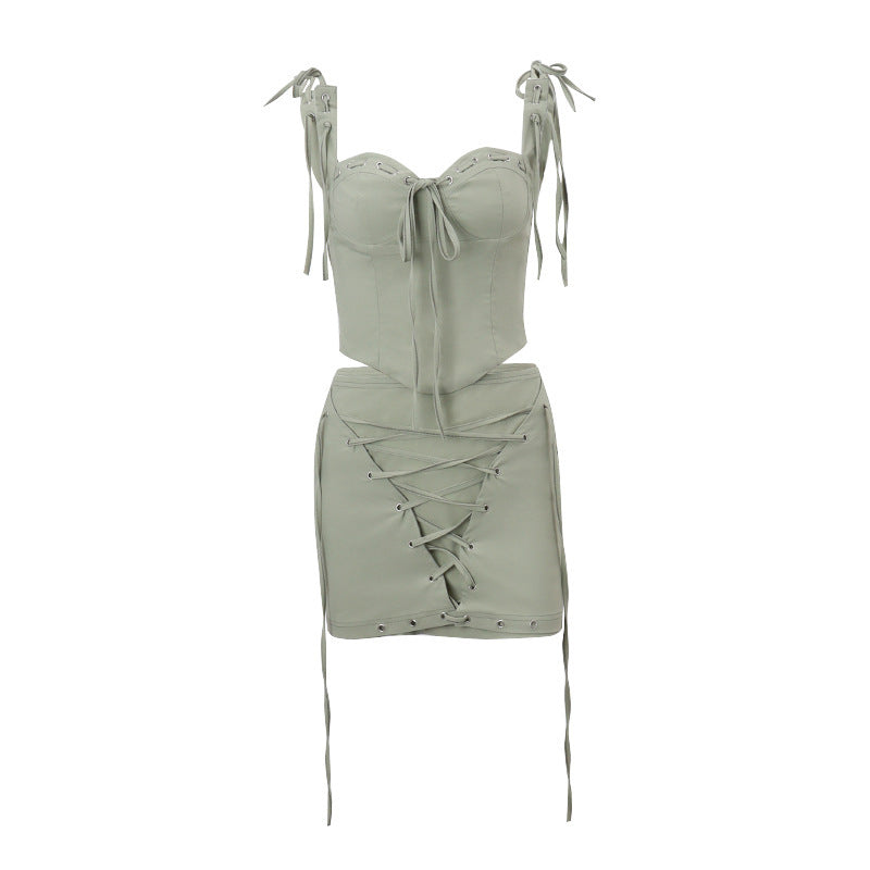 Gilet à lacets, jupe ajustée tendance