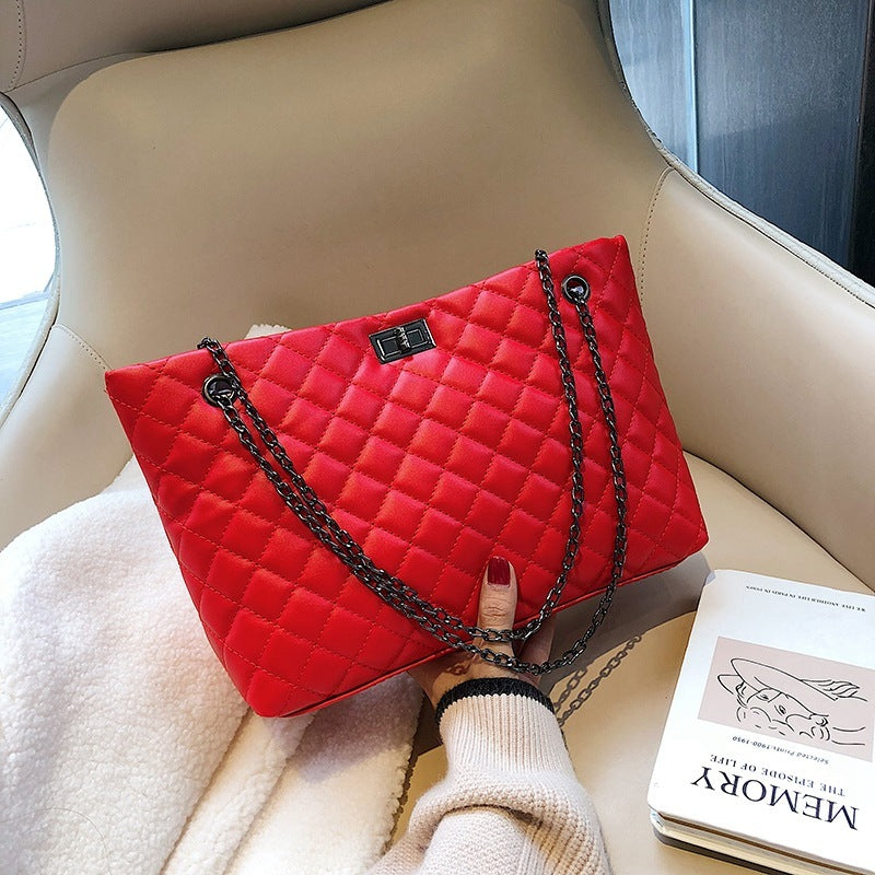 Borsa a tracolla con catena Lingge di grande capacità