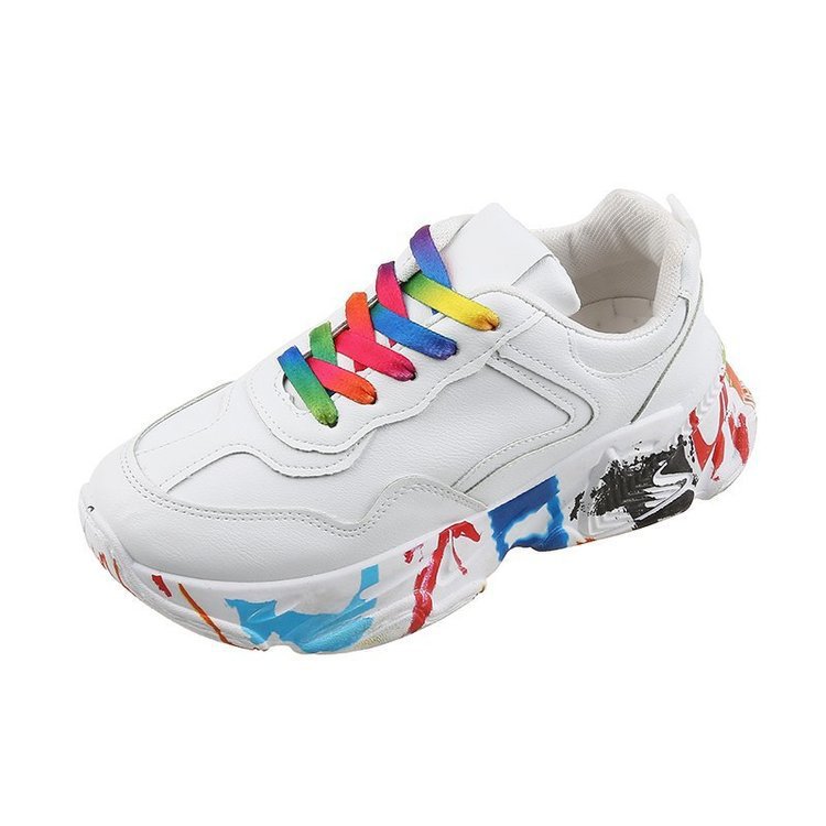 Chaussures blanches à plateforme pour femmes, style graffiti décontracté.