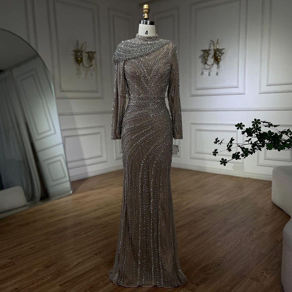 Robe moulante en queue de poisson couleur chair