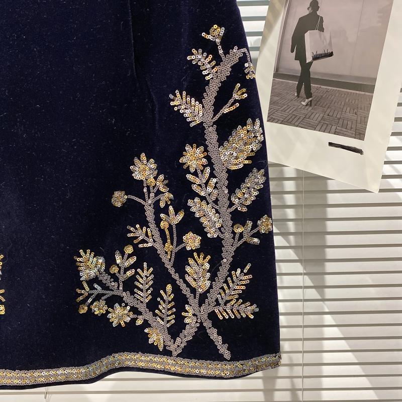 Sequin Leaf Embroidered Velvet Suit