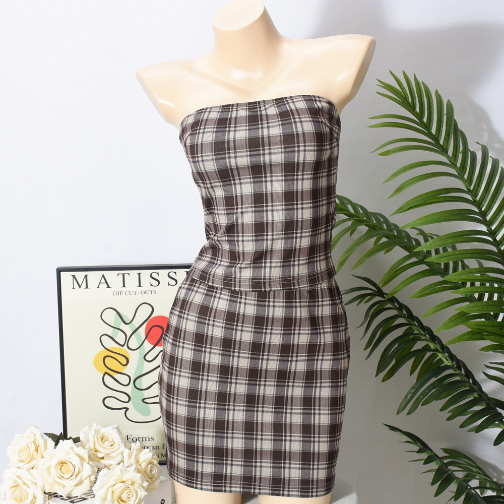 Gonna corta a due pezzi con scollo a V e cintura avvolgente