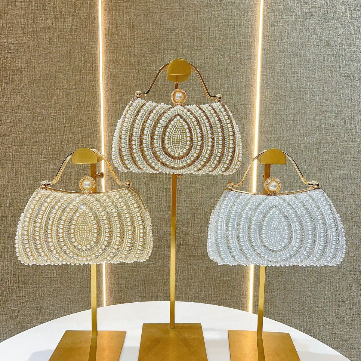 Sac à main à bandoulière en perles et diamants