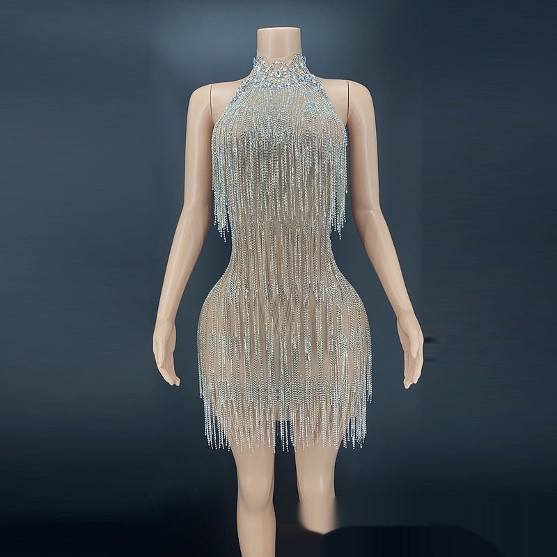 Robe sexy dos nu style vacances avec chaîne et décorations en diamants de l'industrie lourde