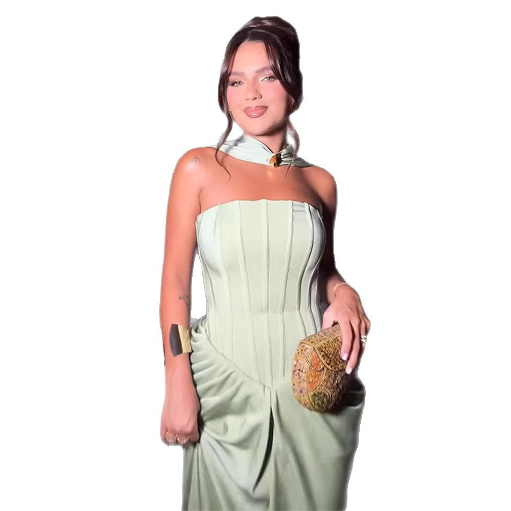 Robe plissée à taille cintrée et haut tube