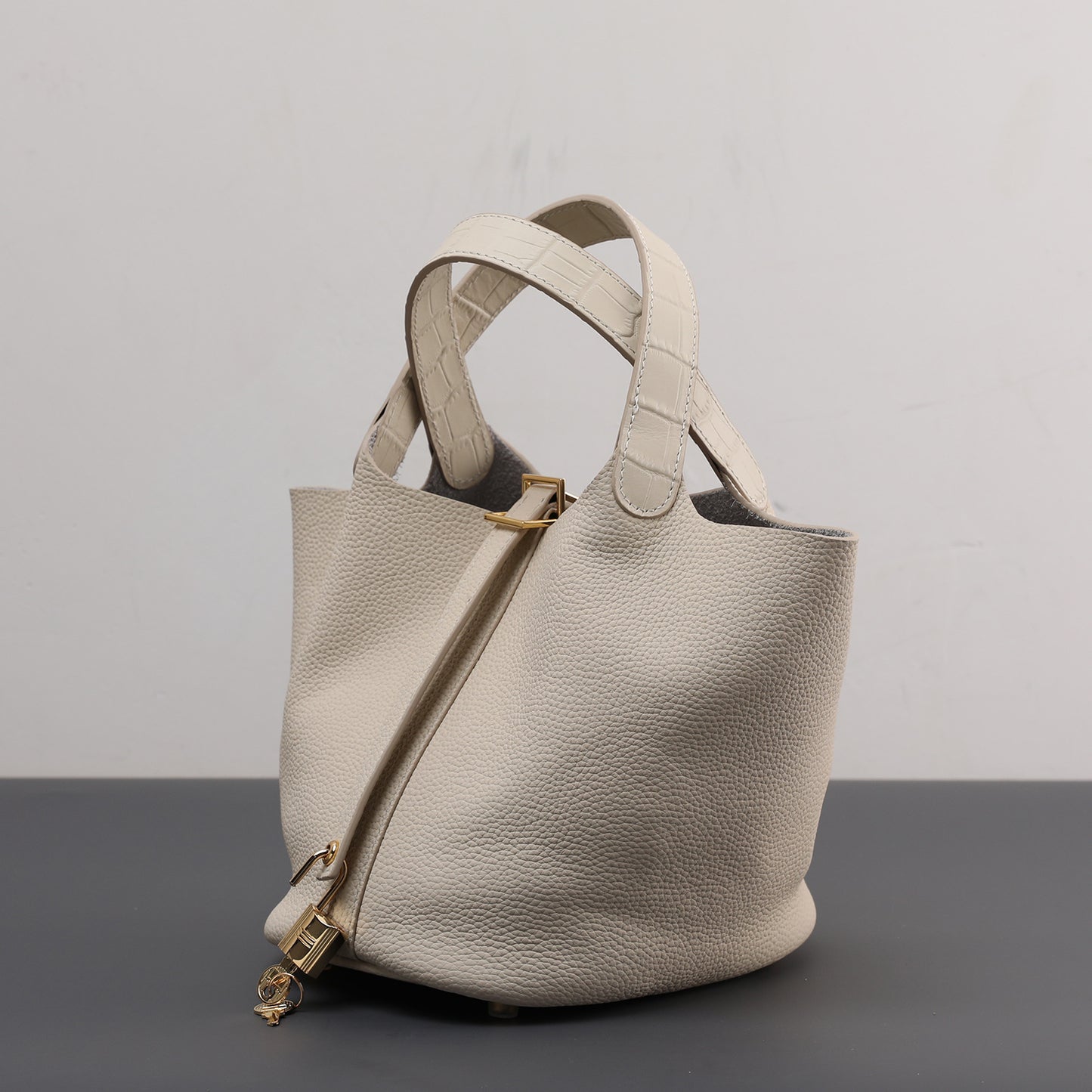 Sac portable en cuir de vache peint avec bandoulière réglable