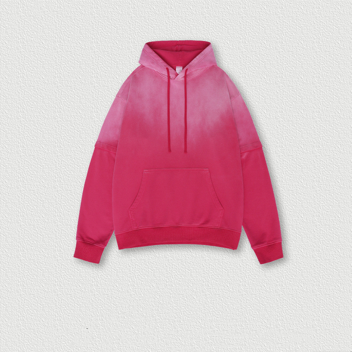 Due maglioni larghi alla moda