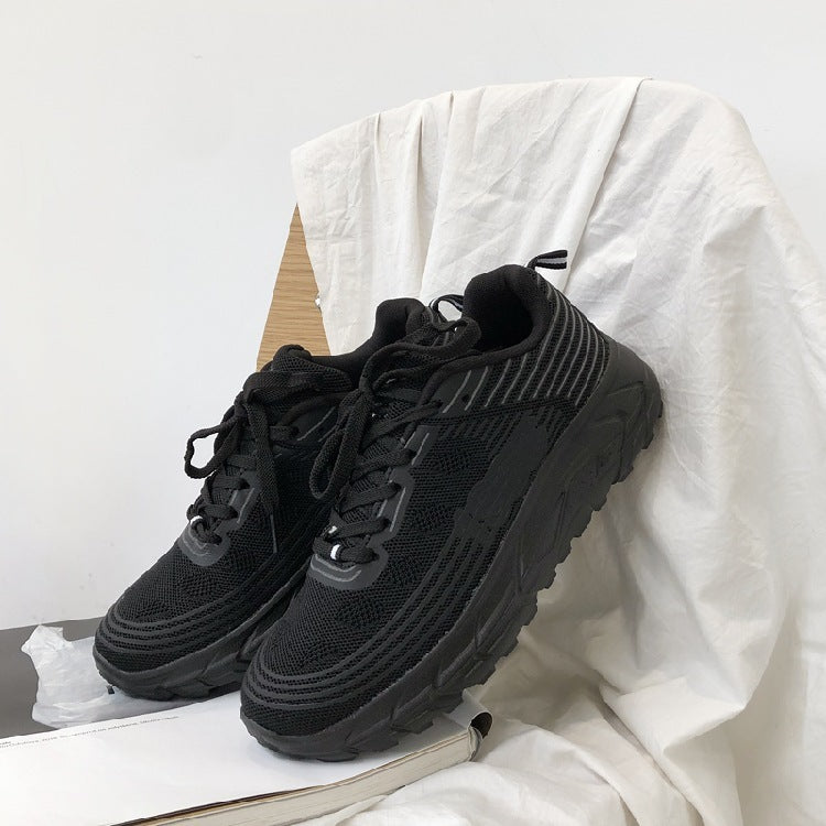 Chaussures de sport en tricot réfléchissantes et anciennes