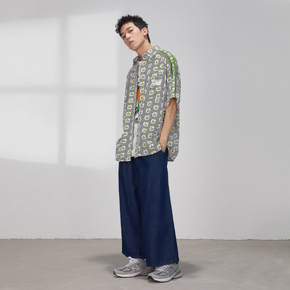 Short sleeve shirt with flowers