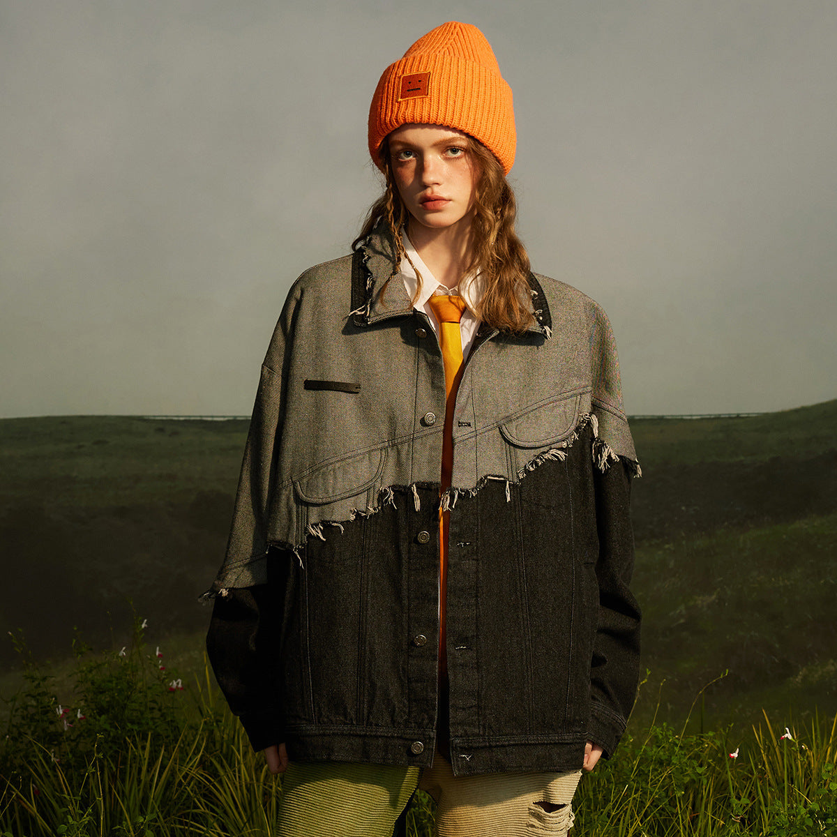 Giacca in denim con risvolto per uomo e donna