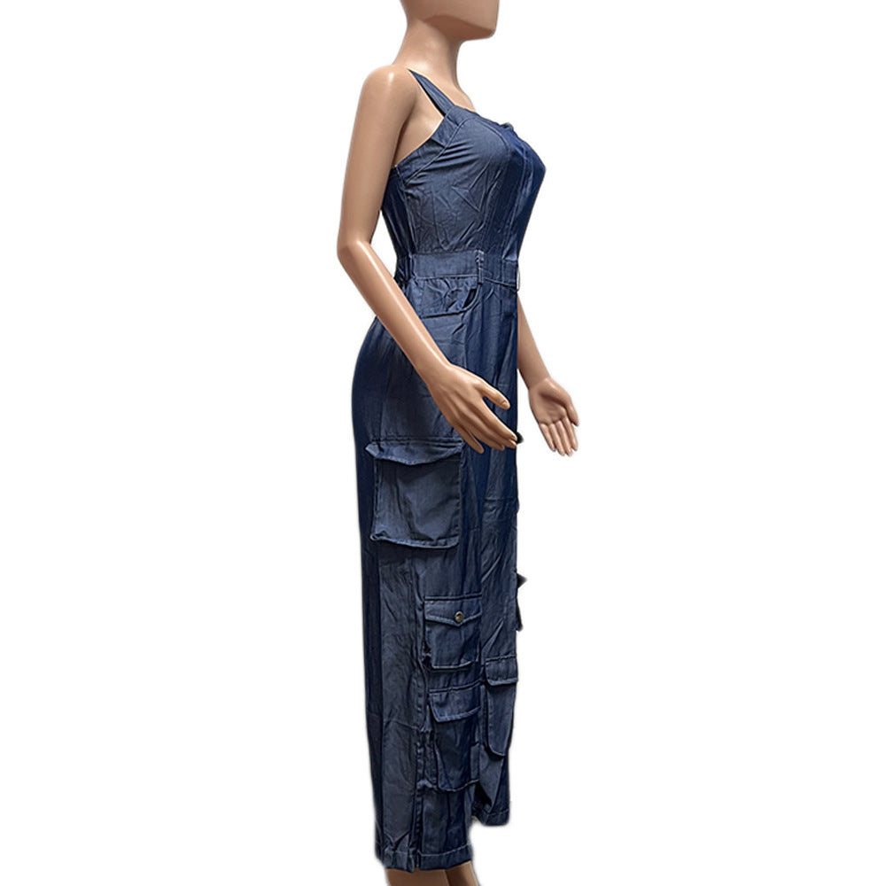 Tuta in denim con personalità alla moda