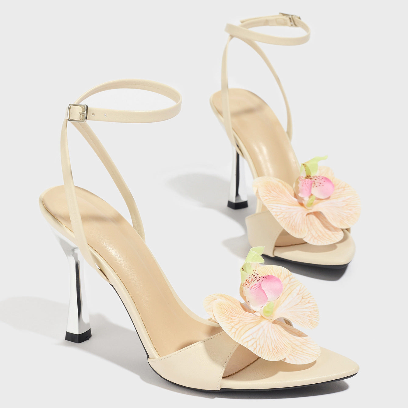Three-dimensional Flower Pointed-toe Stiletto Sandals