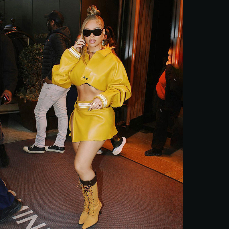 Completo gonna a vita alta con cintura sui fianchi in similpelle tinta unita alla moda