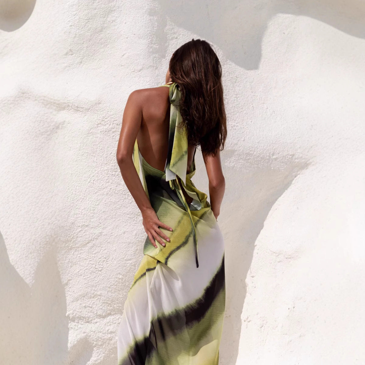 Abito a tubino aderente con scollo a V sexy e schiena scoperta, stampa digitale