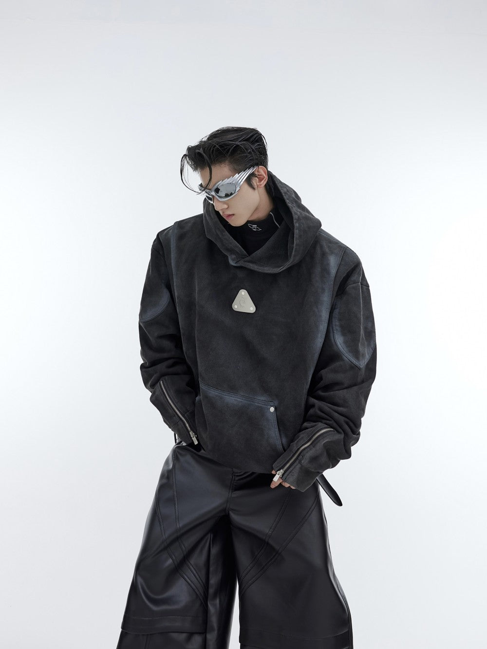 Felpa con cappuccio grigio antico lavato per uomo