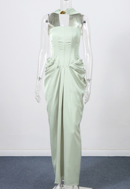 Robe plissée à taille cintrée et haut tube