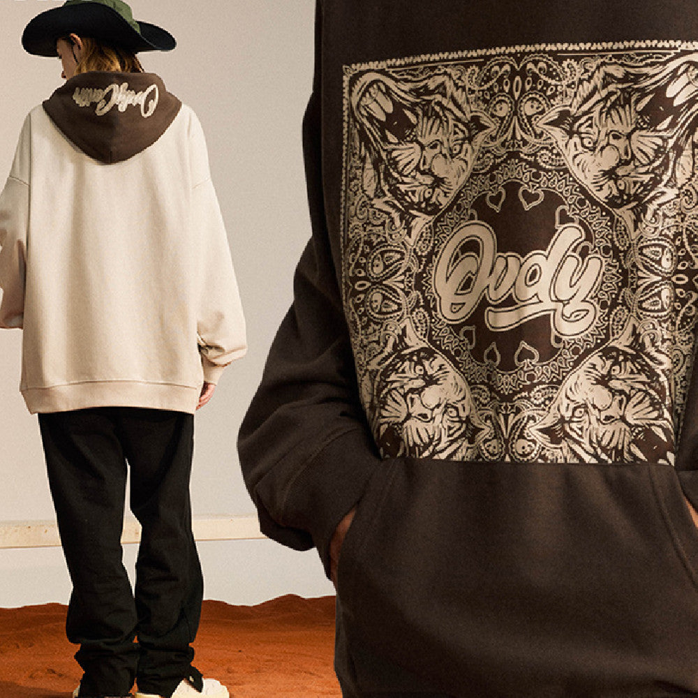 Maglione con cappuccio Paisley Totem con iniezione diretta e abbinamento di colori