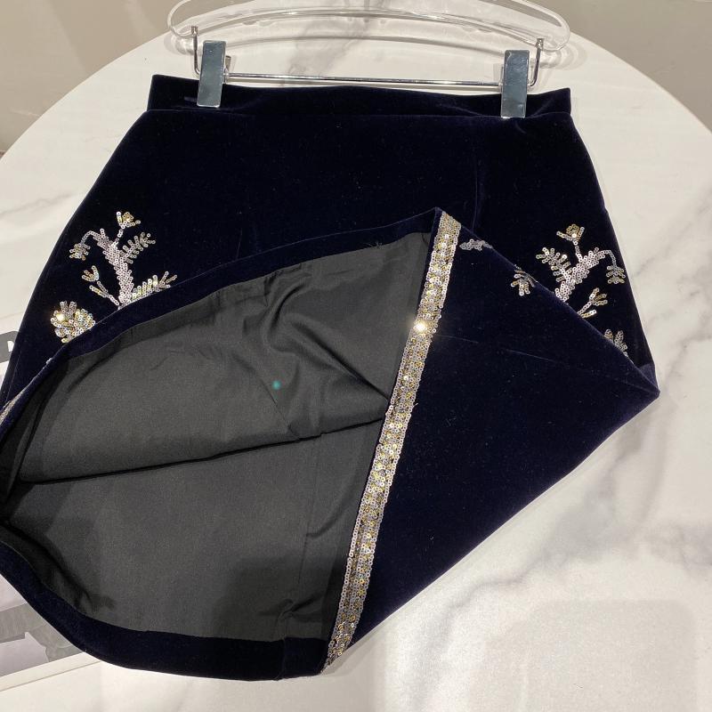 Sequin Leaf Embroidered Velvet Suit