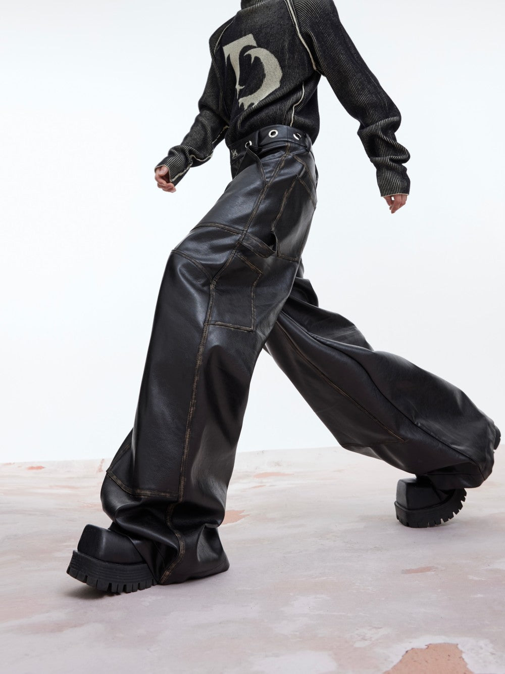 Pantalon rétro en cuir PU mat vieilli