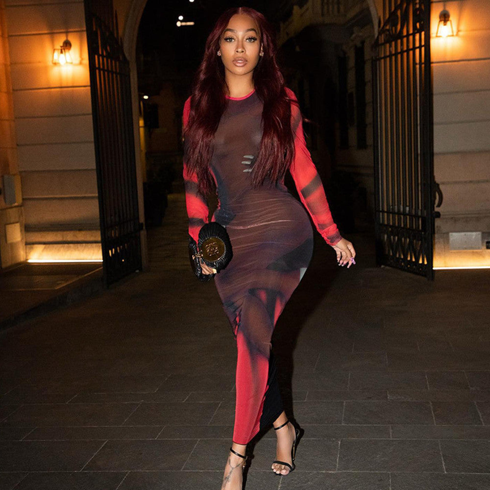 Abito con stampa in rete trasparente alla moda