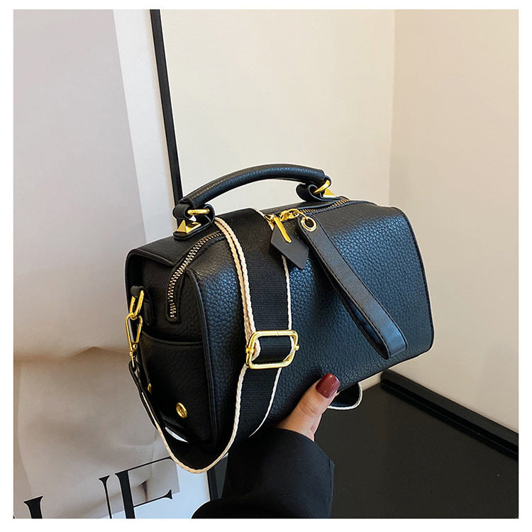 Sac messager d'été assorti à la texture populaire et populaire, produit à la mode, sac à main avec oreiller