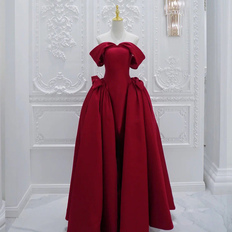 Robe de mariée rouge vin en satin à épaules dénudées, robe de fiançailles légère et luxueuse