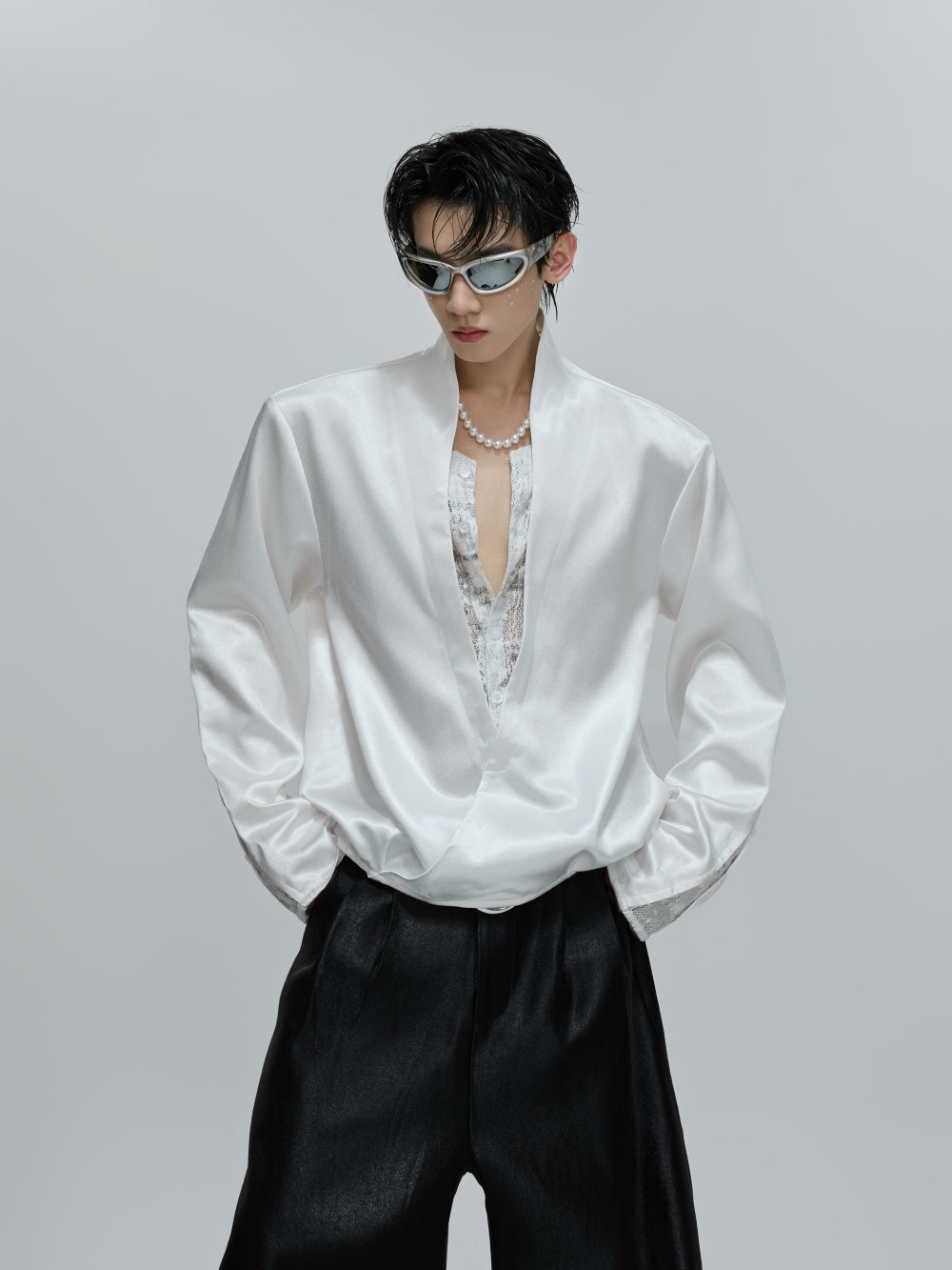 Loose-fitting Faux Two-piece V-neck Lace-panel Shirt