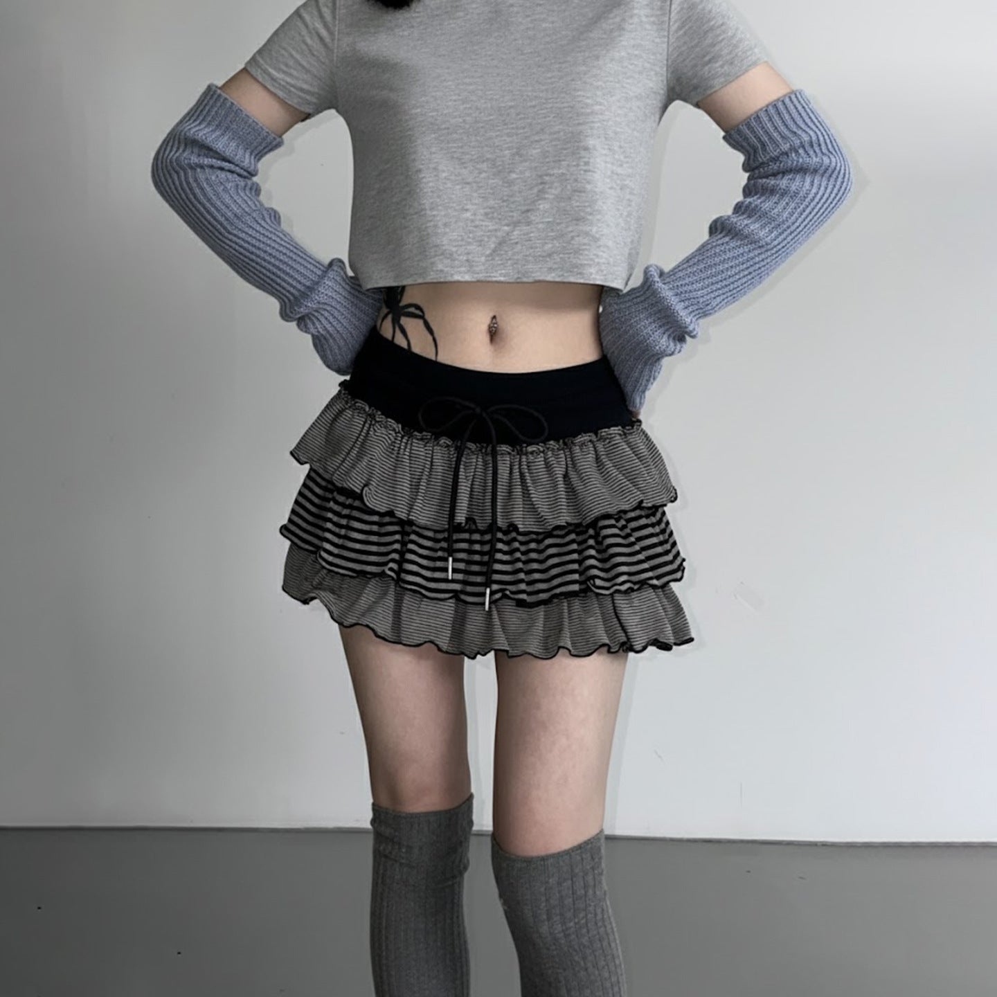 Jupe à volants superposés à rayures contrastées flatteuse pour la silhouette