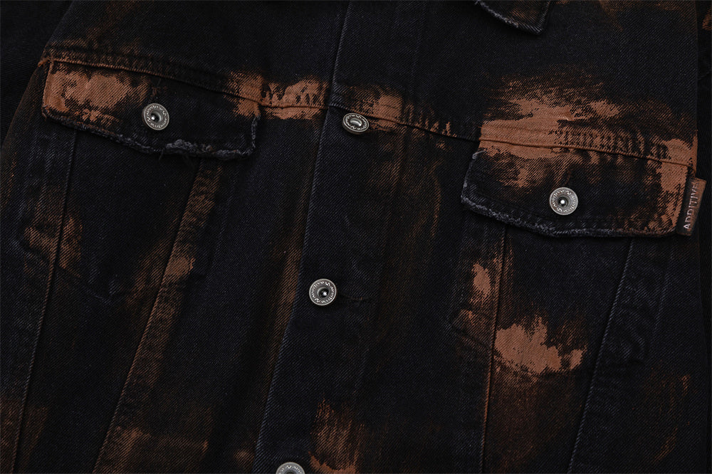 Giacca in denim con fori alla moda