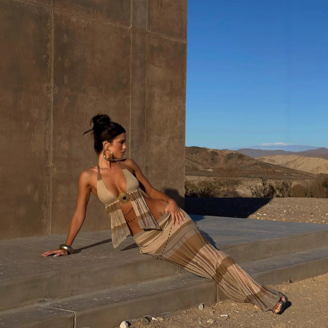 Completo due pezzi con reggiseno a triangolo e scollo a V