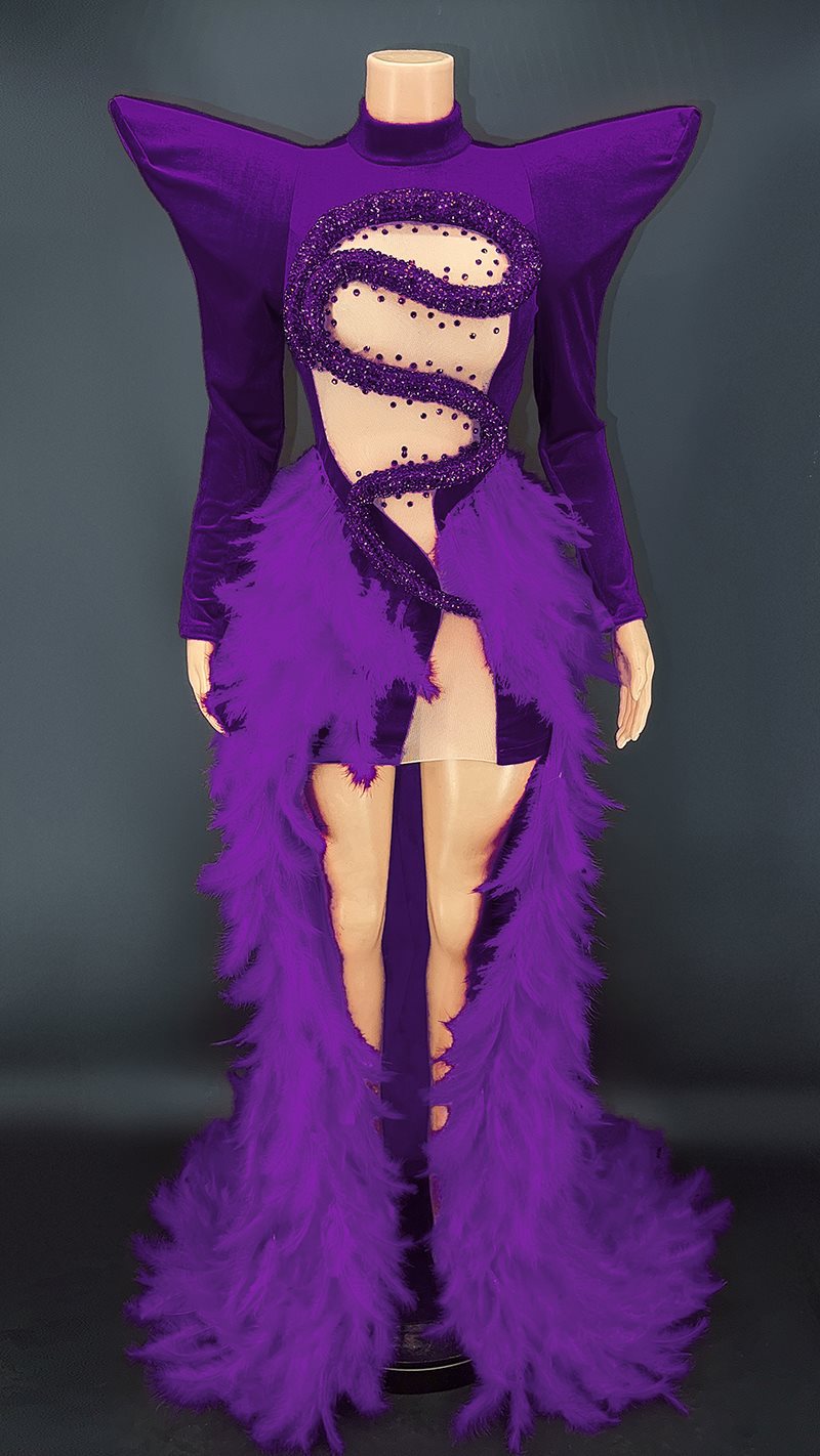 Robe de soirée en plumes et strass