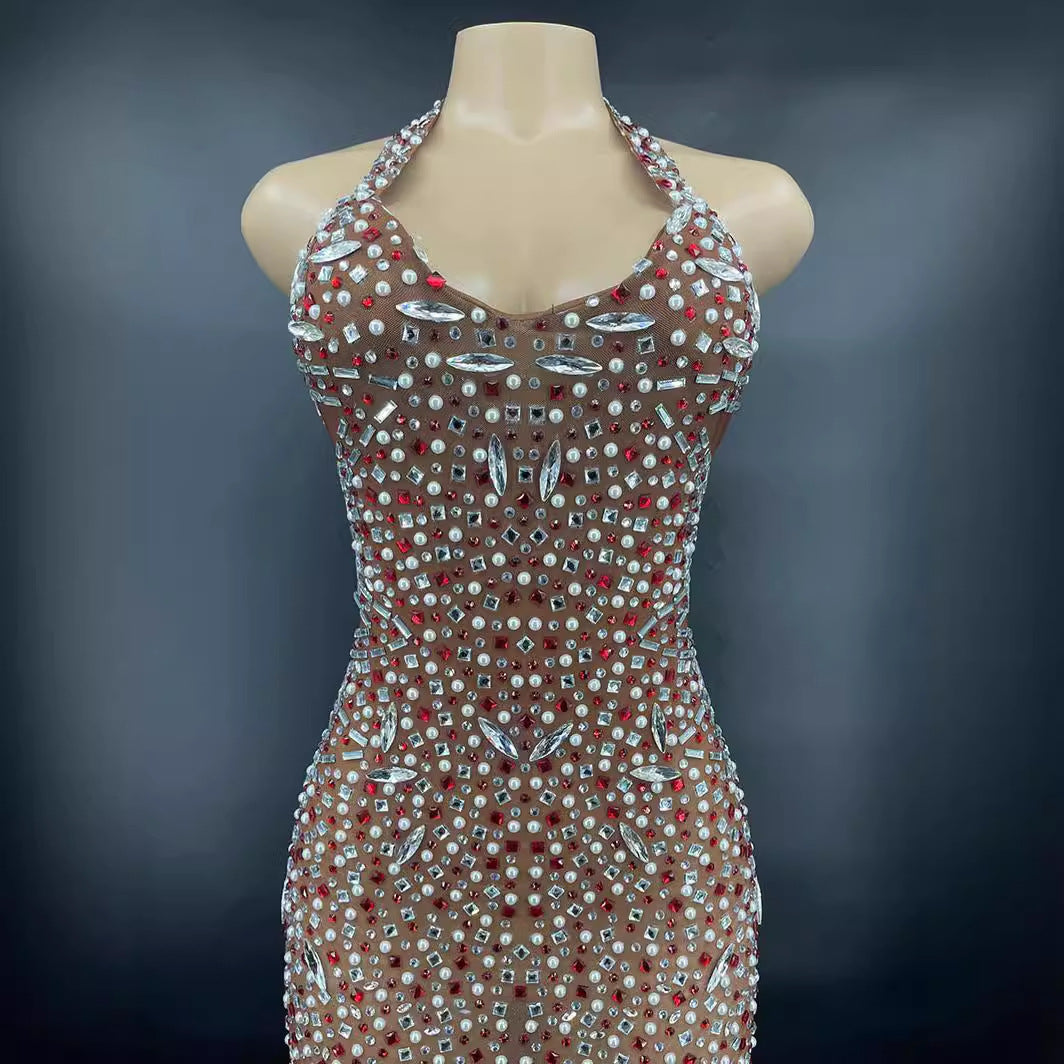 Elegante abito da ballo con strass glitterati e schiena scoperta