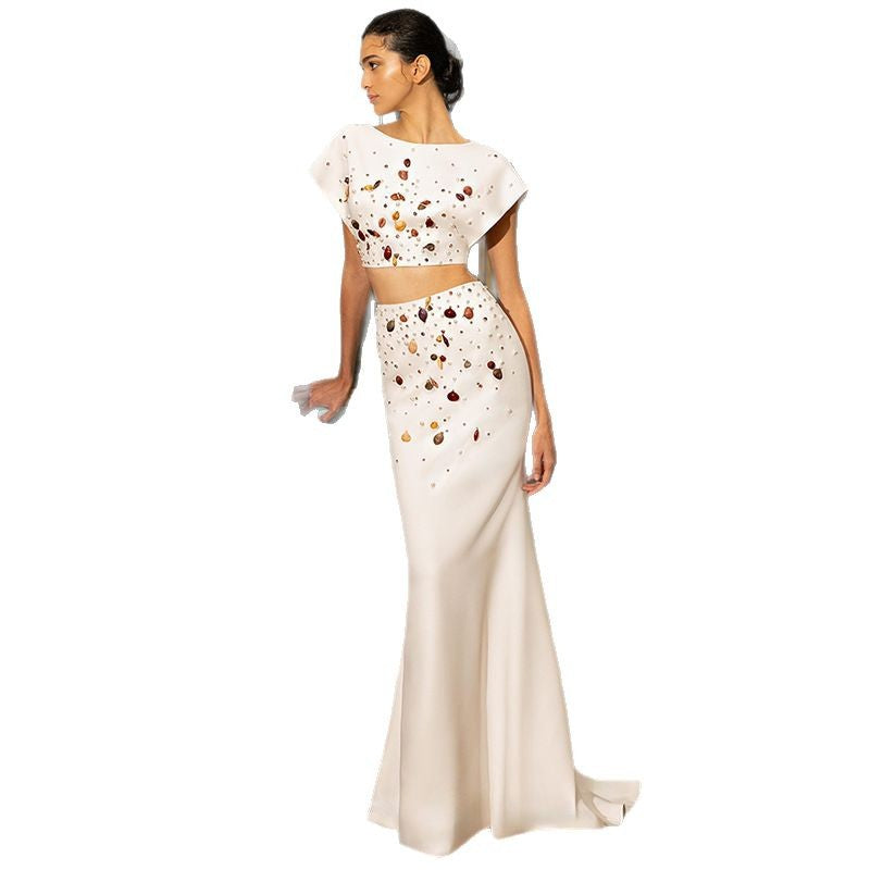 Completo corto con perline di conchiglia e strass per l'industria pesante