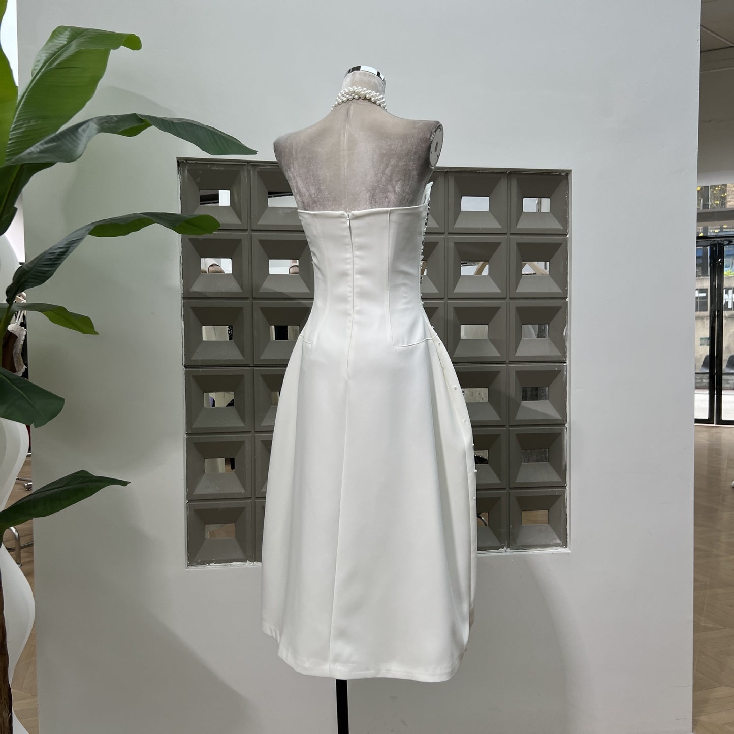 Robe tube à strass faite à la main, style industriel lourd