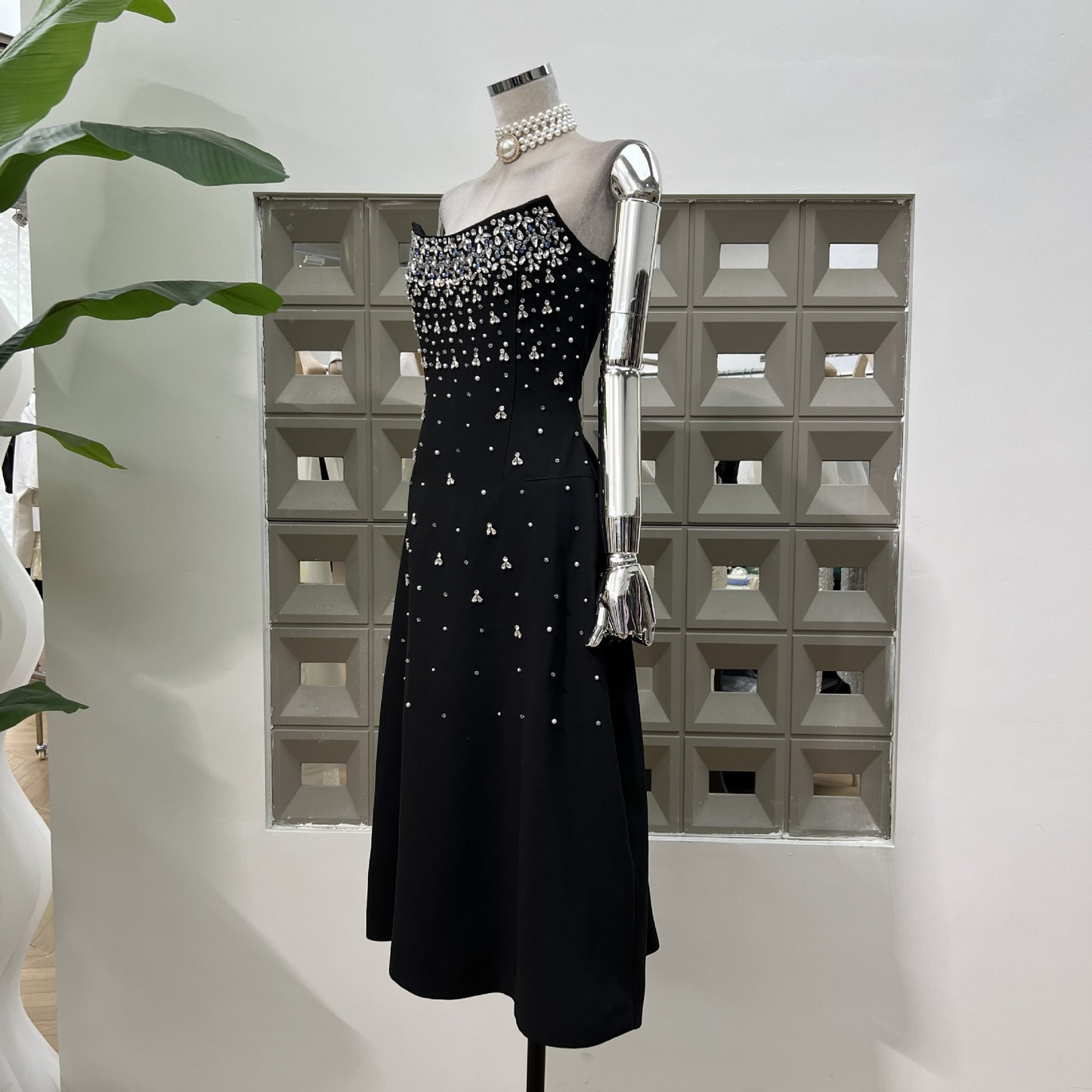 Robe tube à strass faite à la main, style industriel lourd