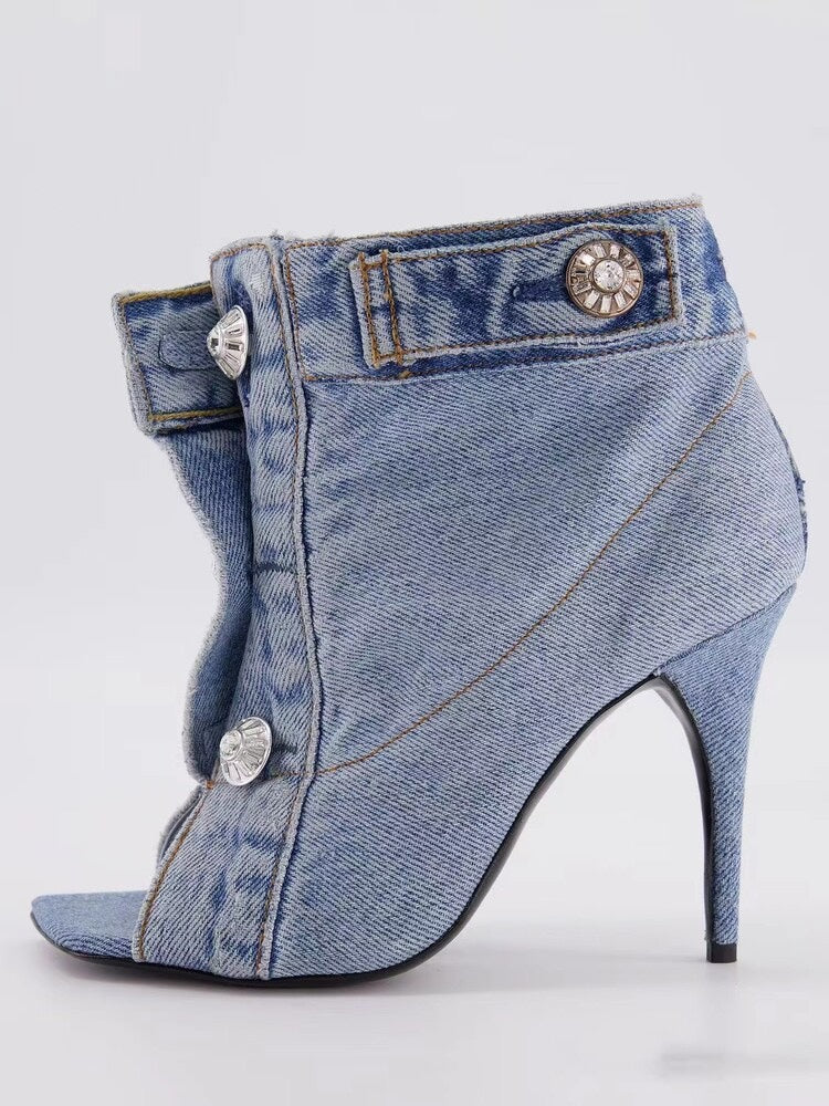 Bottes courtes à talons hauts rivetées en denim