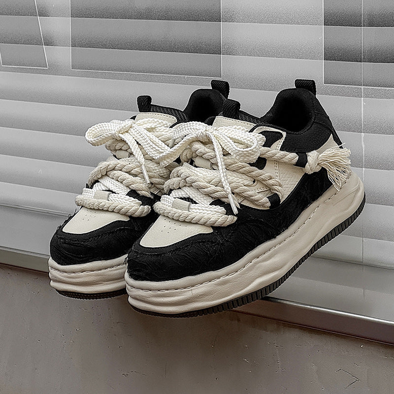 Chaussures décontractées invisibles à semelle dissoute augmentant la hauteur