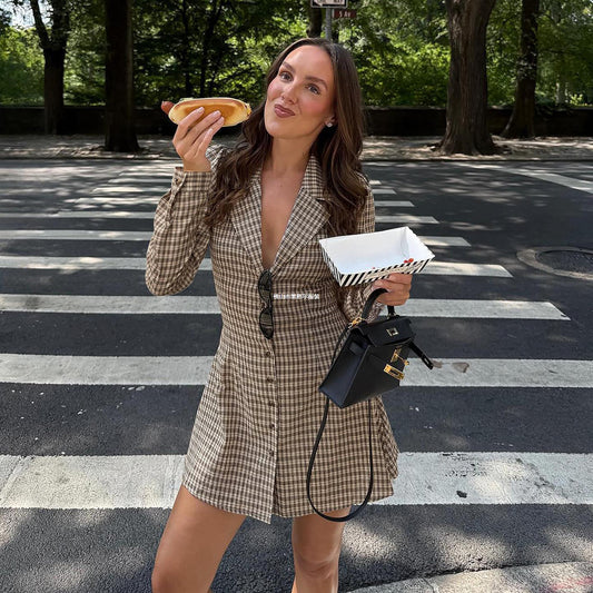 Robe à col chemise, coupe ajustée, amincissante et à manches longues